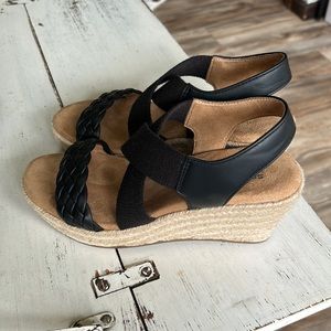 Comfy Black Espadrilles Wedges